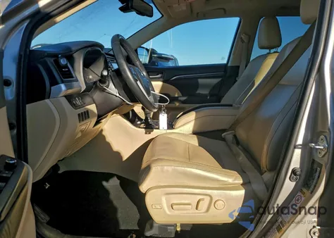 2015 Toyota Highlander Hybrid Limited z USA, uszkodzony, nr VIN 5TDDCRFH8FS013191